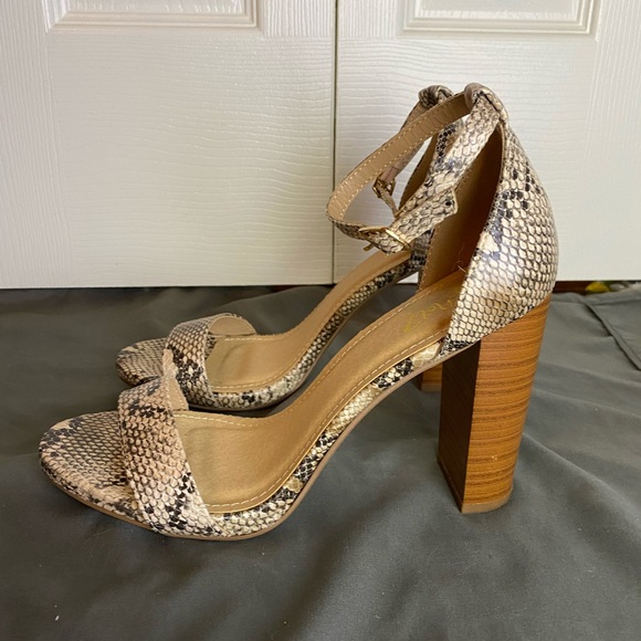 Y-not snakeskin high heels - Picture 5 of 6
